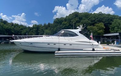 54' Cruisers Yachts 2004 Yacht For Sale